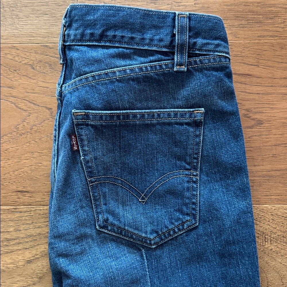 NWT Levi's Women's Straight Leg Blue Jeans Back Seam - Picture 4 of 5